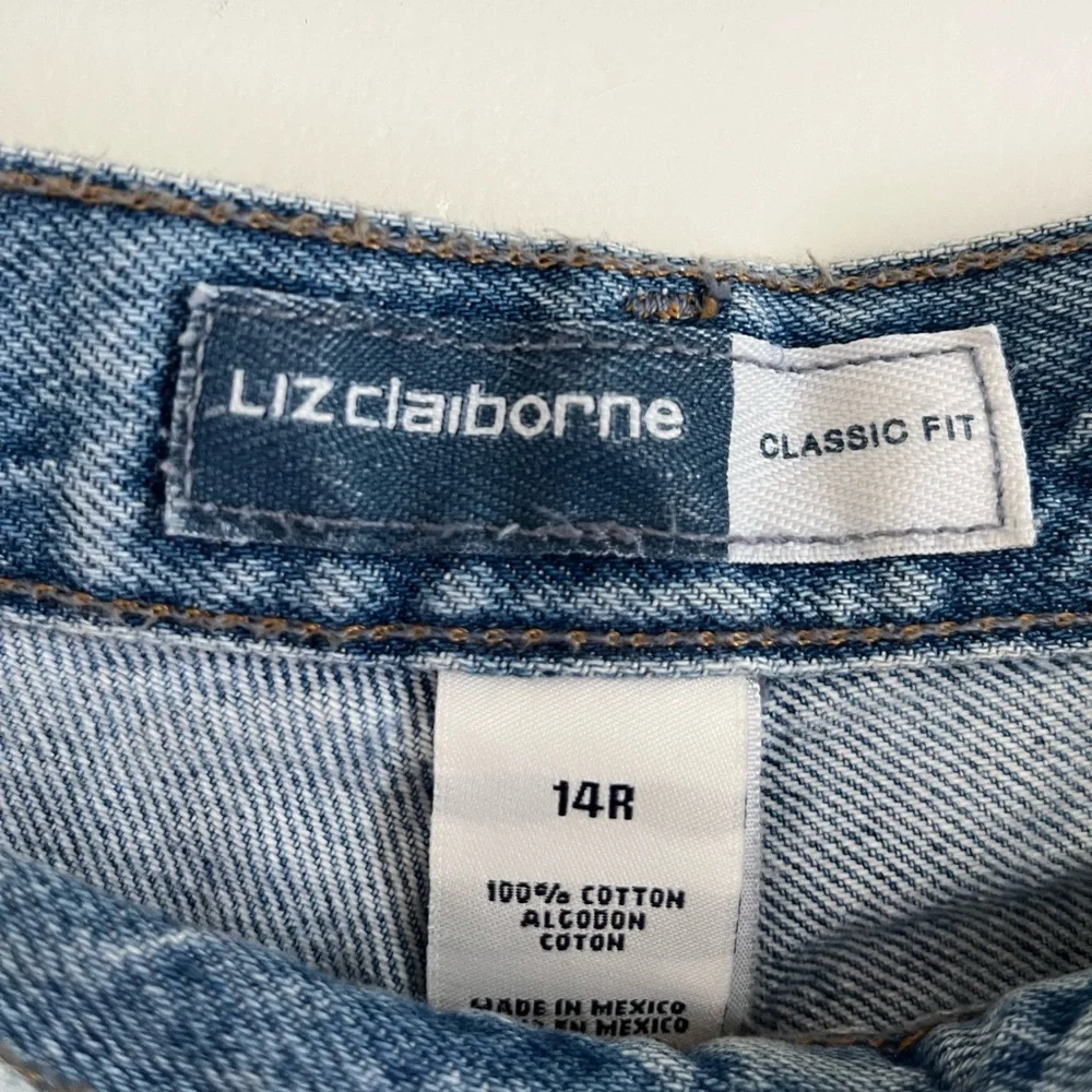 Liz Claiborne cutoff denim shorts - Picture 2 of 4